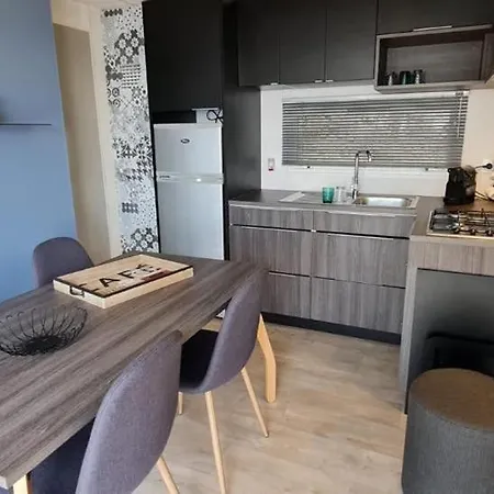 Campsite Bungalow Mobile Home De Luxe Vue Mer Saint-Raphael 4 Personnes Saint-Raphael (Var)
